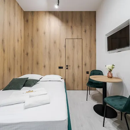 Apartment Leogrand On Rymlyanyna 6-1 *